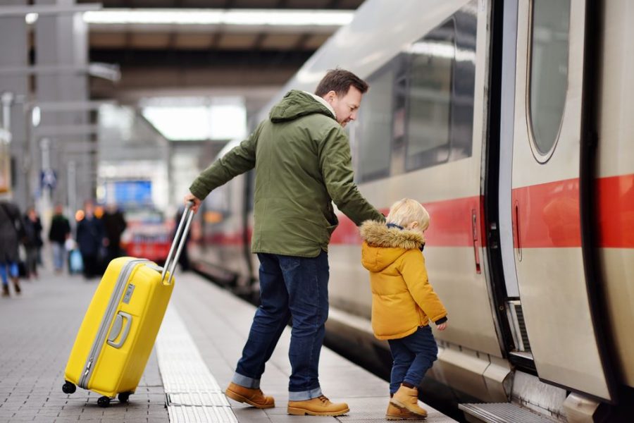 Traveling with children image